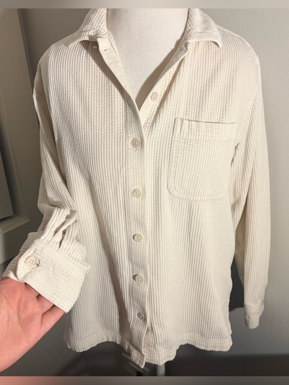 L.L. Bean Womens Medium Cream Corduroy Button Down Shirt Shacket Ivory Cotton